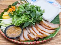 Bánh tráng thịt heo quay ngon